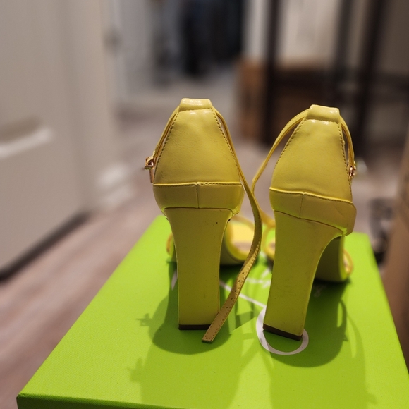 Yellow Ankle Strapped Sandals - Picture 3 of 3